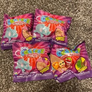 BRAND NEW NEVER OPENED orb odditeez animal squeeze